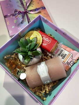 GIFT BOX / PUDEŁKO PREZENTOWE/UPOMINEK DLA KOBIETY