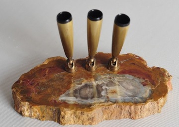 Stojak biurkowy na pióra długopisy w kamieniu