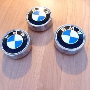 Oryginalne zaślepki do felg BMW