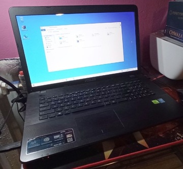 Laptop Asus X751L  17"