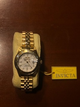 Nowy zegarek Invicta - złoty z białą tarczą i datą