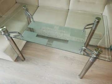 Stół z blatem szklanym