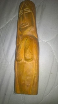 Figurka Prl drewno kobieta szaman góralska ? 21cm.
