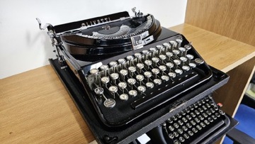 Maszyna do pisania zabytkowa Olivetti Ico