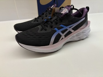 Buty asics 43/44 novablast 2 