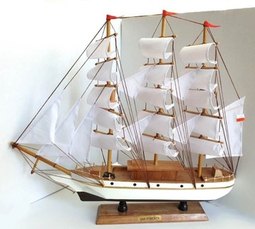 Drewniany Statek Żaglowiec DAR POMORZA model 50cm
