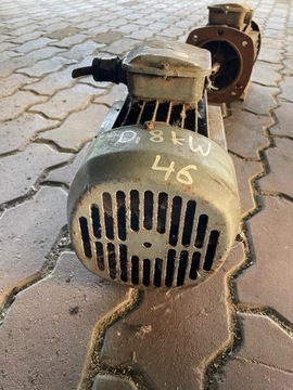 Silnik elektryczny 0,8 kW. Łapowy. Obroty 1400