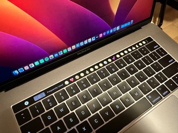 MacBook Pro 15" 2017 i7 16GB/512GB/Radeon 560 4GB