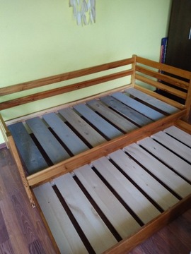 łóżko drewniane z szuflada