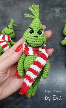 Świąteczny Grinch w szaliku. Idealny prezent. 15cm