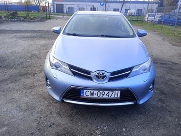 Toyota   Auris uszkodzona