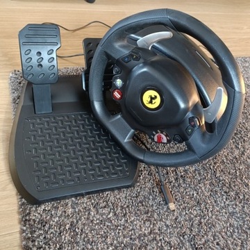 Kierownica Thrustmaster Ferrari 458 z pedałami