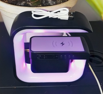 Ładowarka indukcyjna z lampką nocną rgb radio Bluetooth budzik