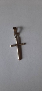 Wisiorek zawieszka kształt krzyża krzyż krzyżyk
