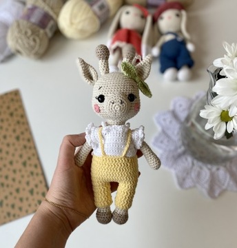 Amigurumi żyrafa na szydełku zabawka handmade