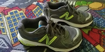 Buty sportowe new balance rozm. 33