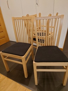Komplet 12 sztuk drewnianych krzeseł