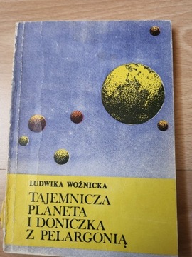 Tajemnicza Planeta i Doniczka z Pelargonią 