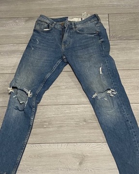 Niebieskie jeansy bershka rozmiar S