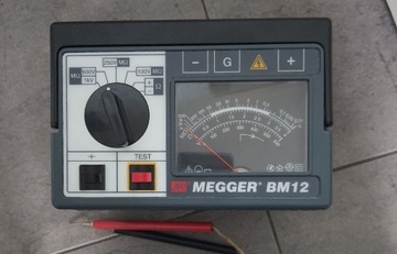  Miernik rezystancji izolacji MEGGER  BM12