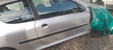 Drzwi peugeot  206 3D prawe  srebrne