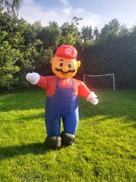 Nadmuchiwany kostium Mario.