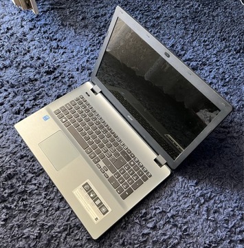 Laptop Acer Aspire E17