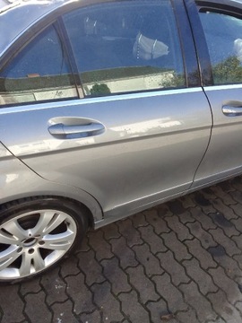 Mercedes w 204 sedan drzwi prawe przód,tyl komp