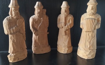 Świątki - rzeźby grajków drewno 4 sztuki