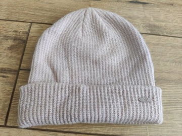 Różowa zimowa czapka 4f