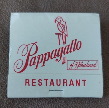 Zapałki. Pappagallo restaurant, N.Y.