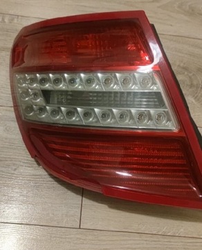 Lampa prawa tylna Mercedes w204 kombi 2009 rok