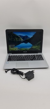 Laptop Asus r558u 12gb ram i5 450gb ssd