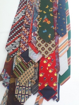 Używane krawaty 30 sztuk odzież używana 
