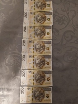 Banknot 200 zł 7 kolejnych numerów seria BR