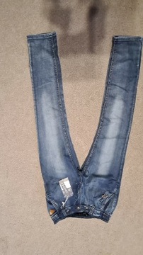 Nowe jeansy rurki dla chłopca roz.146-152