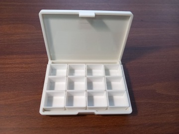 Mini pudełko / paletka na akwarele + 12 półkostek