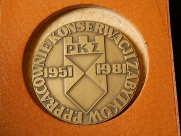 Medal PKZ 1951-1981, skórzane etui