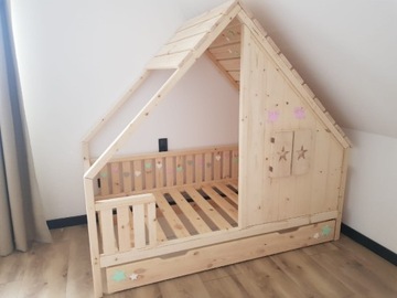Łóżeczko łóżko drewniane niemalowane domek 