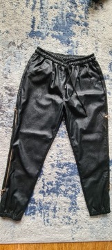 Spodnie czarne joggery eko skóra L/XL