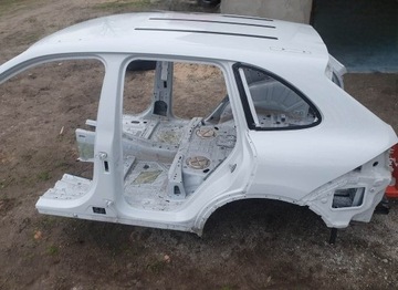 Porsche Cayenne 7P5 Ćwiartka tył Dach błotnik