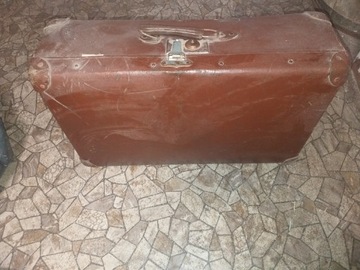 Bardzo stara walizka