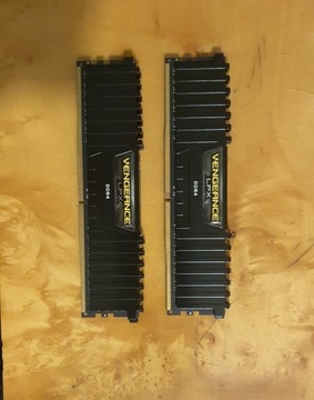 Pamięć RAM Corsair VengeanceLPX DDR4 2x4GB 3000MHz