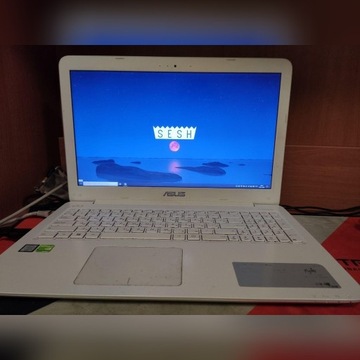 Laptop Asus X556UQ| I5, gtx 940mx, 8ram, 256ssd.
