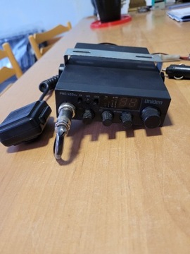 CB radio Uniden 520xl plus antena 145cm