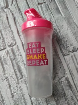 Shaker do odżywek z kulką 600 ml