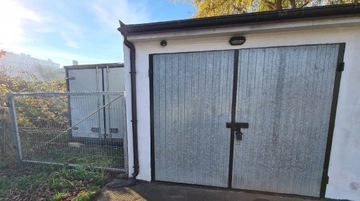 Garaż murowany i kontener prąd ocieplony ogrodzony