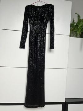 Długa czarna cekinowa sukienka