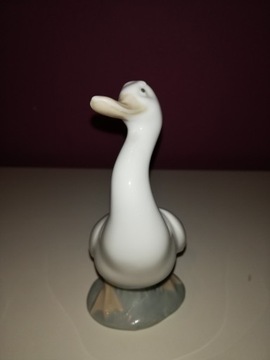 Porcelanowa figurka sygnowana NAO