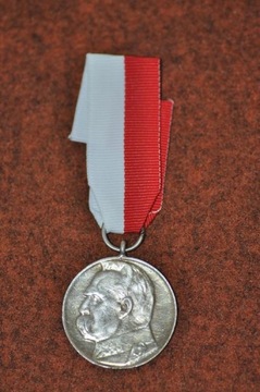 Piłsudski medal Twórcom III Najjaśniejszej RP